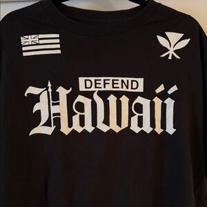 Black 'Defend Hawaii' Graphic T-Shirt